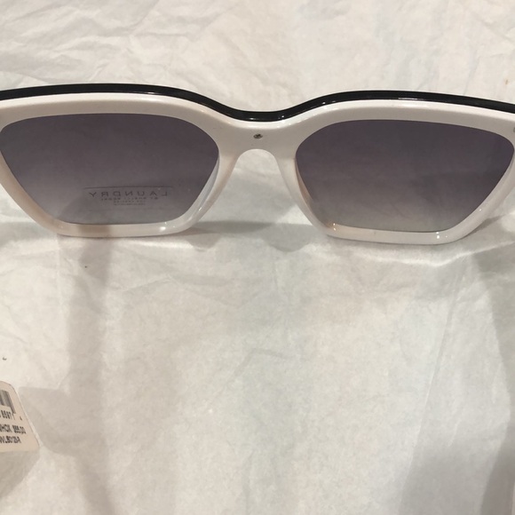 Laundry Shelli‎ Segal LS310 white black trim brow bar square look sunglasses new